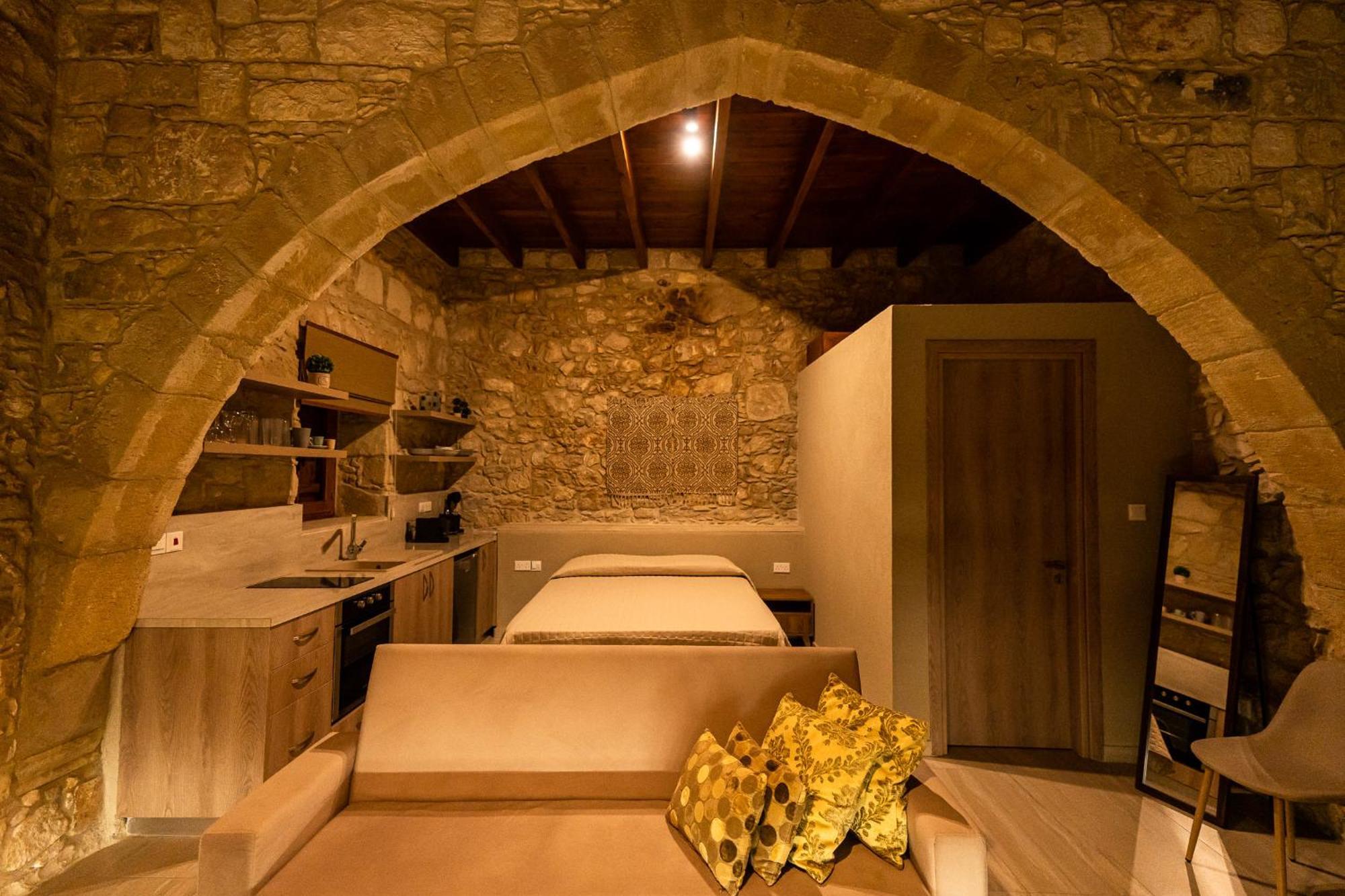 Harma Traditional Boutique Suites Paphos 客房 照片