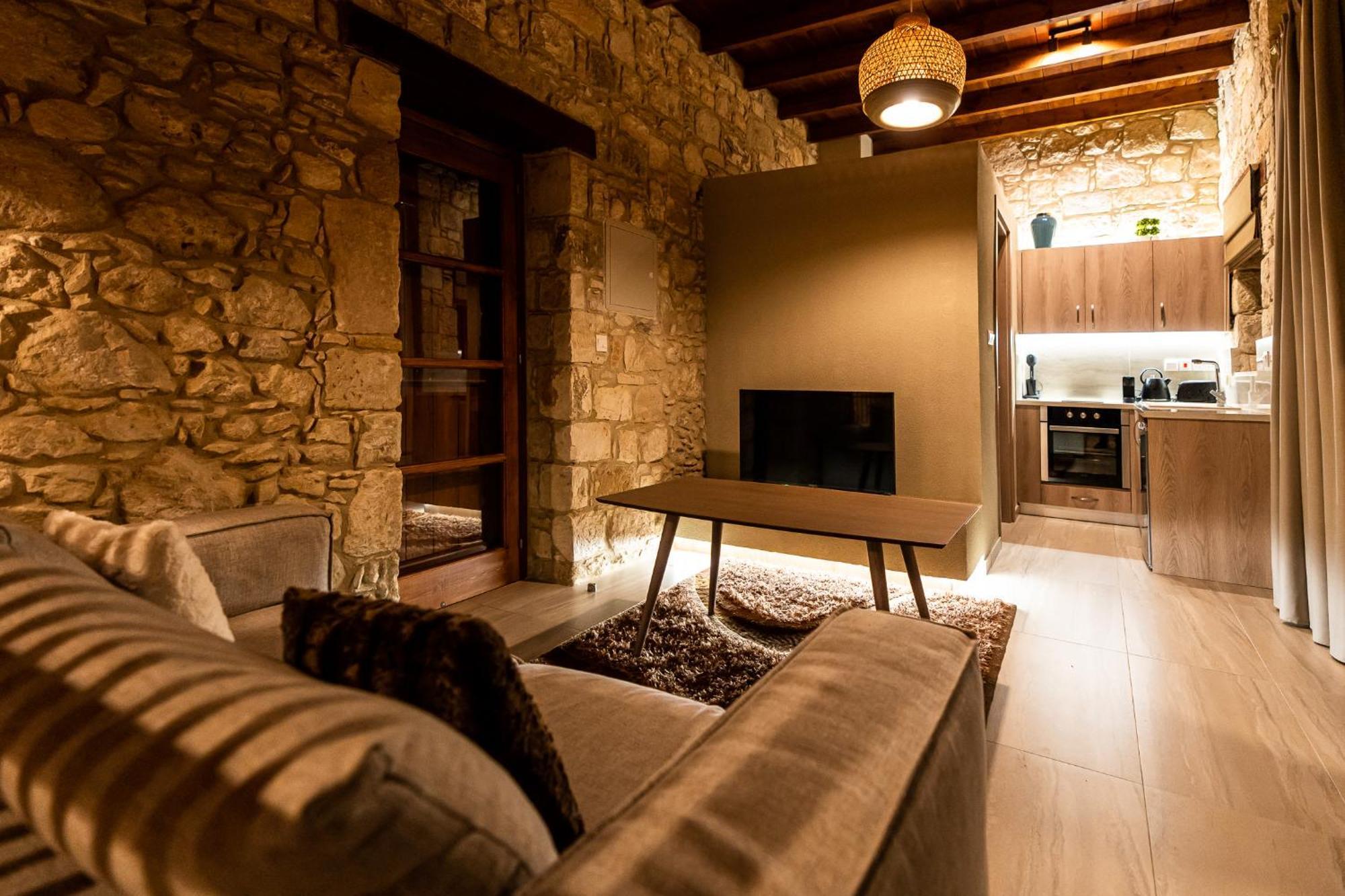 Harma Traditional Boutique Suites Paphos 客房 照片
