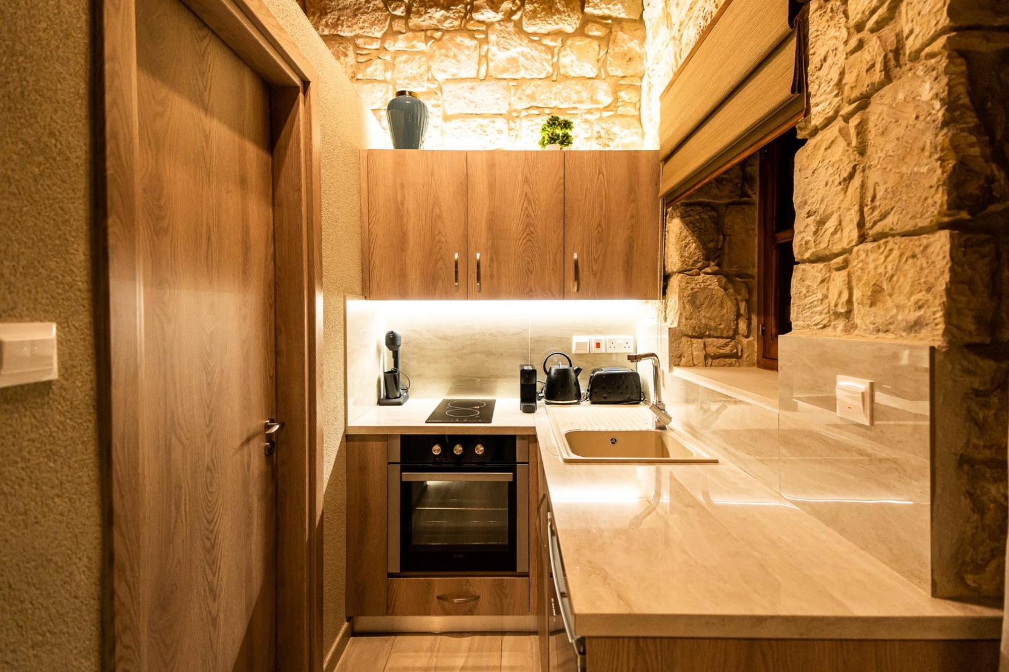 Harma Traditional Boutique Suites Paphos 客房 照片